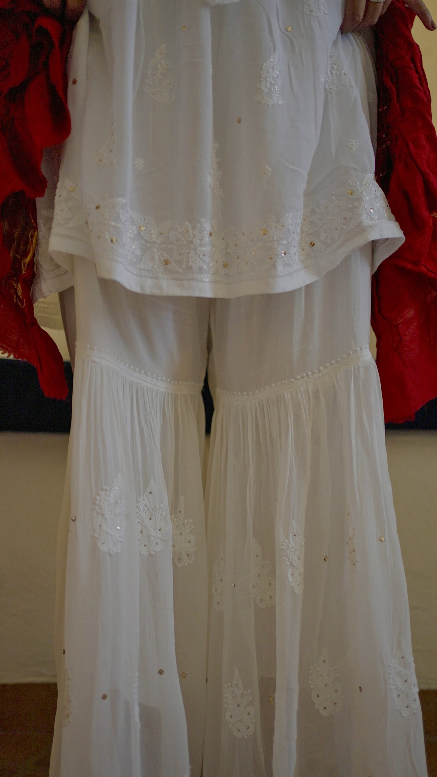 WHITE CHIKANKARI GHARARA