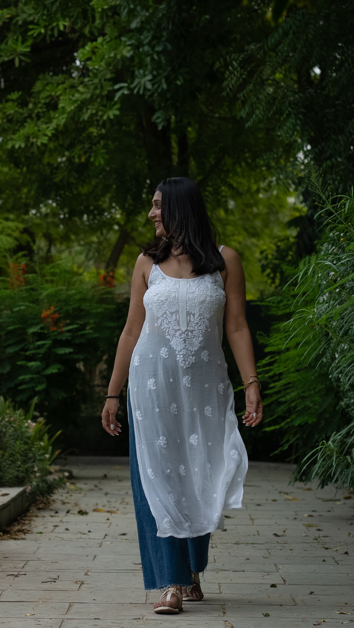 WHITE CHIKANKARI SLEEVELESS KURTA